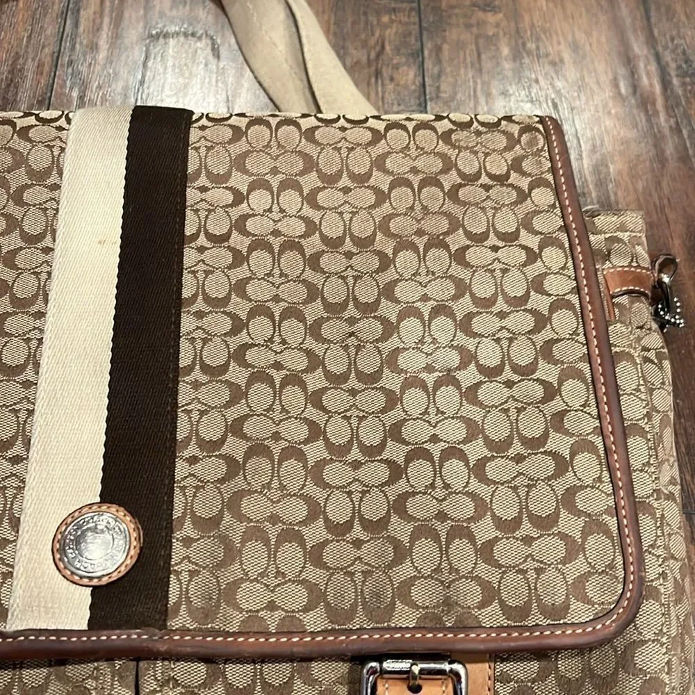 Coach Voyage Signature Messenger Bag in GUC signature jacquard fabric